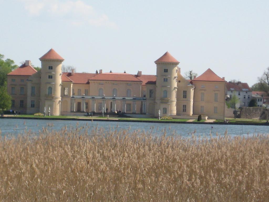Schloss-Und Seeblick Apartment Rheinsberg Kültér fotó